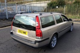 Volvo V70 2.4