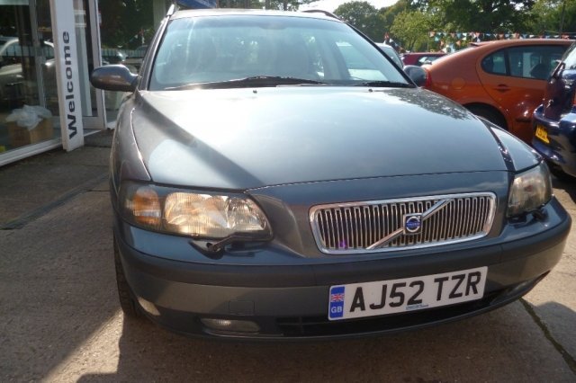 Volvo V70 2.4