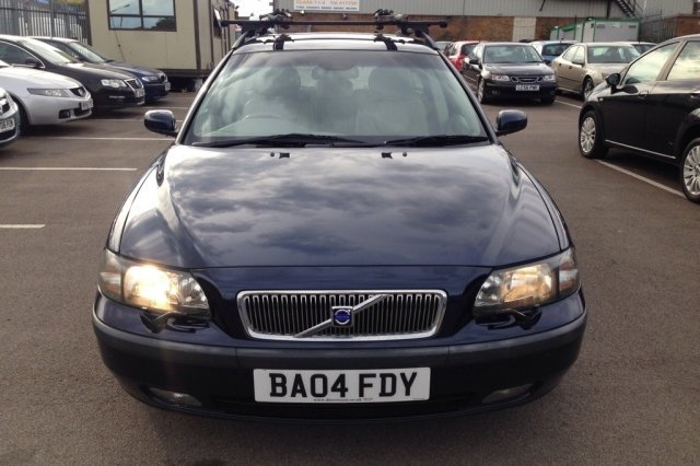Volvo V70 2.4