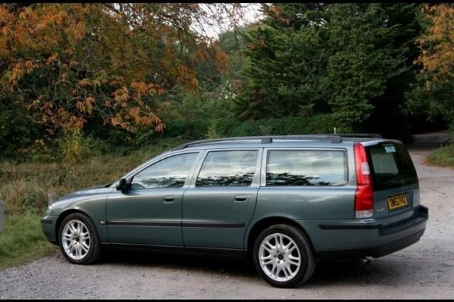 Volvo V70 2.4