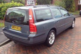 Volvo V70 2.4