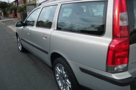 Volvo V70 2.4