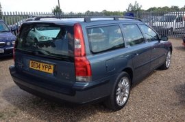 Volvo V70 2.4