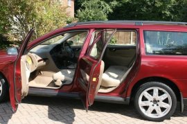Volvo V70 2.4