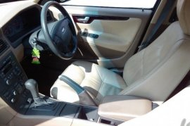 Volvo V70 2.4