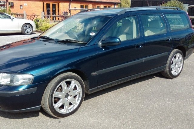 Volvo V70 2.4