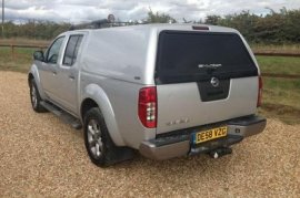 Nissan Navara DCab Pickup Platinum 2.5dCi