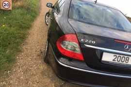 Mercedes-Benz E220 CDI AVANTGARDE 2.1